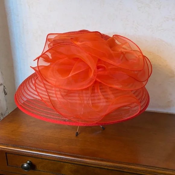 Giovannio New York Red Hat with Adjustable Fit Band - Picture 5 of 11